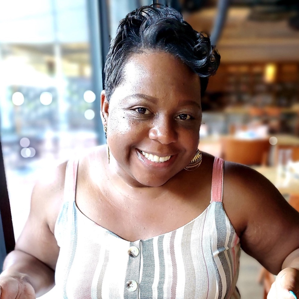 Meet your Posher, Joi